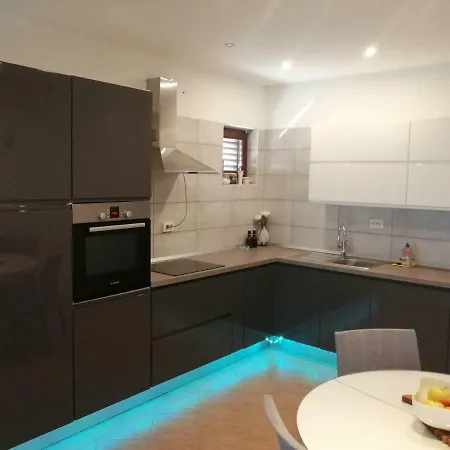 Pensionat Hotel Ana Murter 3*